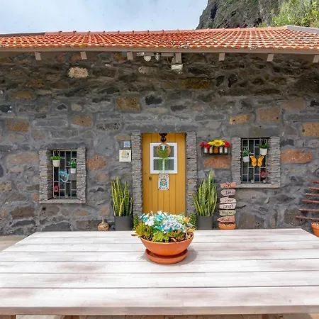 The Yellow Nature House Madeira Island *