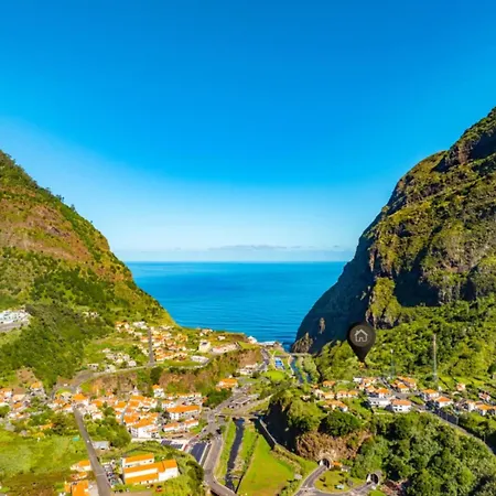 The Yellow Nature House Madeira Island * São Vicente