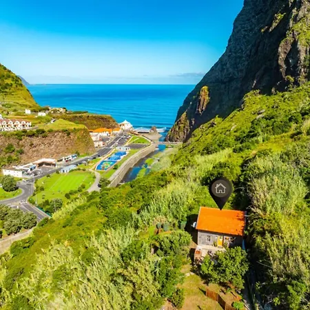 The Yellow Nature House Madeira Island *