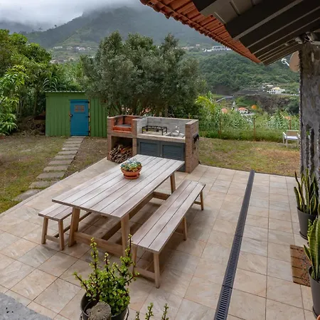 The Yellow Nature House Madeira Island Chalet *