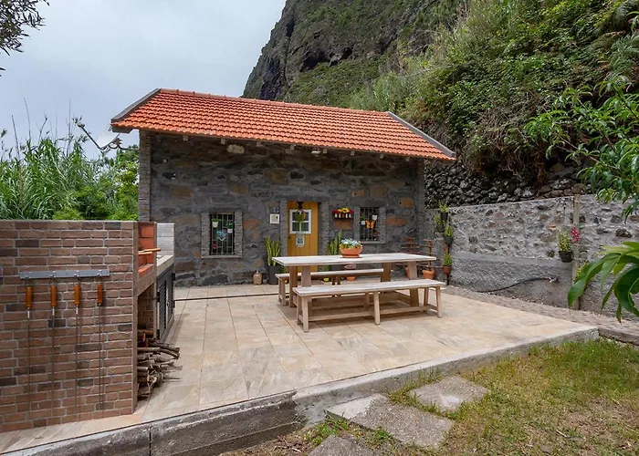 The Yellow Nature House Madeira Island Domek alpejski