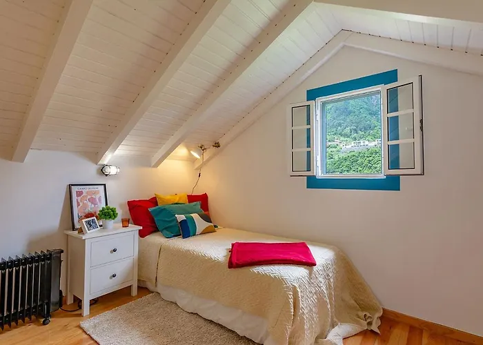 The Yellow Nature House Madeira Island São Vicente